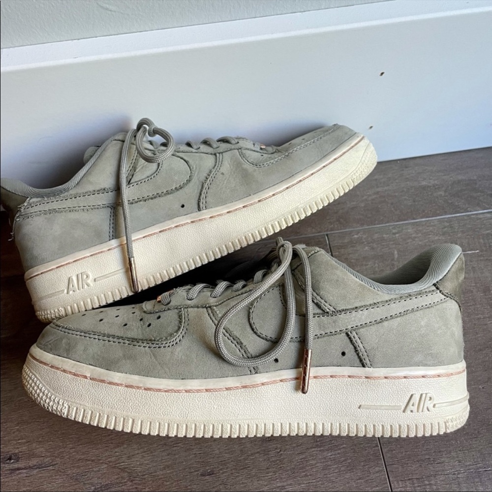 grey nike air forces size 6